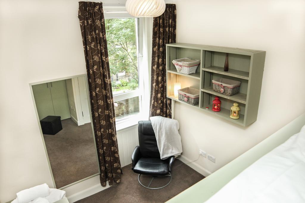 Chic & Bright Flat Near Holyrood Park Apartment Edinburgh Bilik gambar