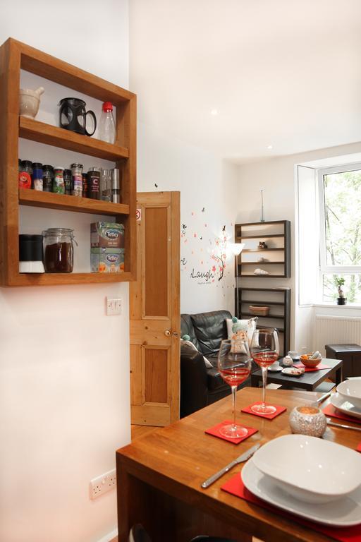 Chic & Bright Flat Near Holyrood Park Apartment Edinburgh Bilik gambar